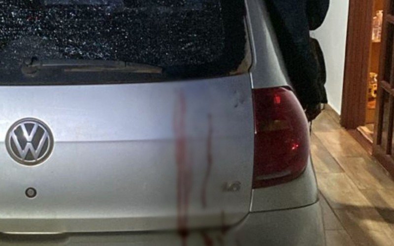 Motorista somente percebeu corpo de mulher atropelada sobre o carro ao estacionar na garagem de casa | abc+