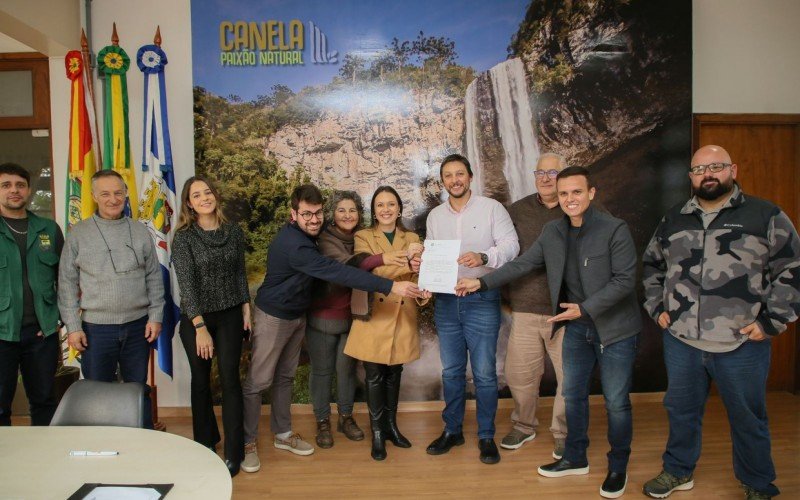 Canela recebe emenda parlamentar para aquisição de Castramóvel