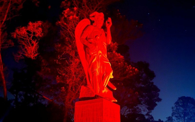 Estátua de Lúcifer que seria inaugurada junto ao Santuário de Lúcifer, em Gravataí | abc+