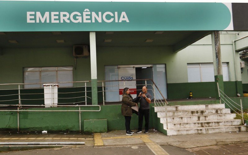Porta destinada ao HPSC já está sem os adesivos no Nossa Senhora das Graças