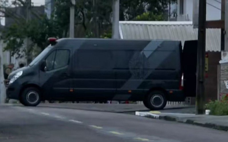 Mãe e filha mantidas em refém por homem no Paraná foram liberadas na manhã desta segunda-feira (9) | abc+