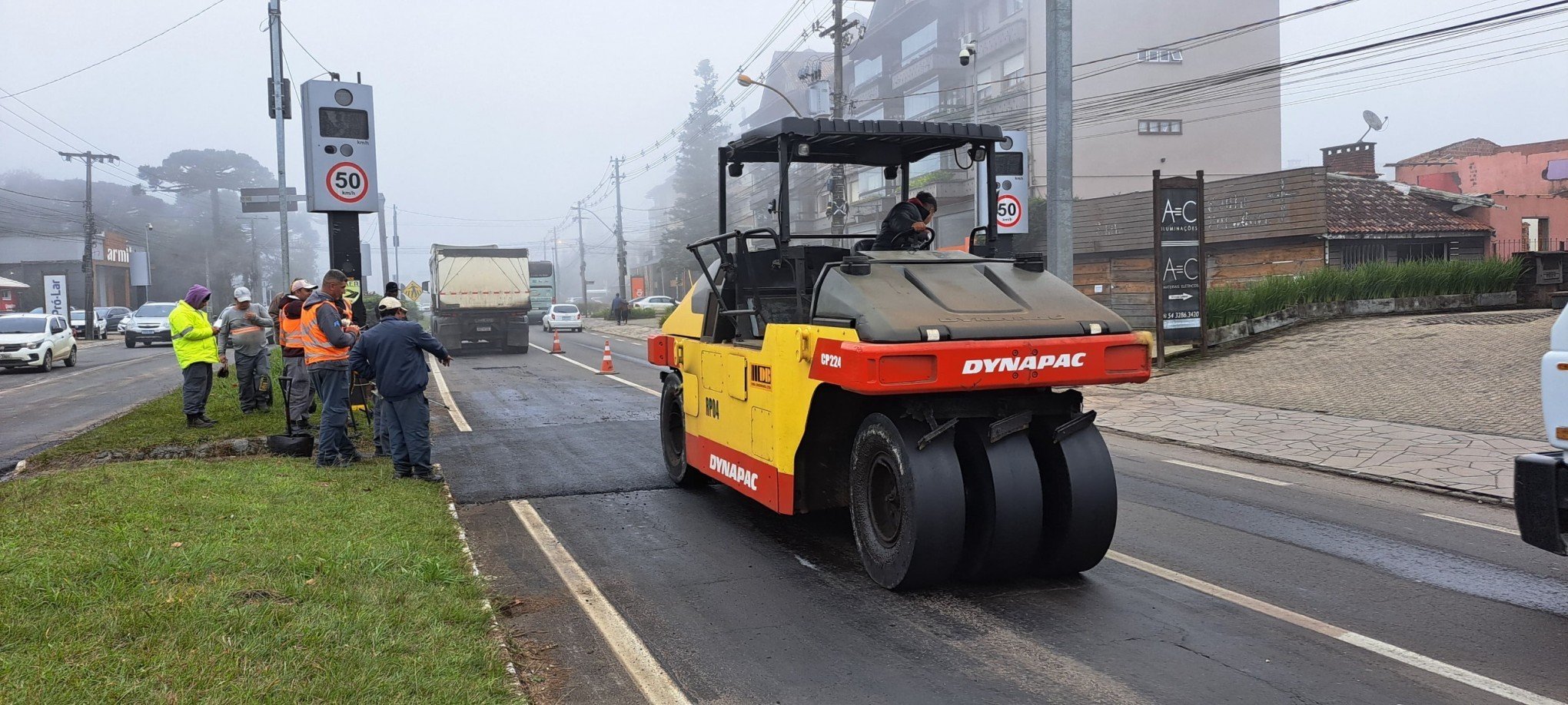 Nova travessia elevada é instalada na rodovia entre Canela e Gramado; obras geram lentidão