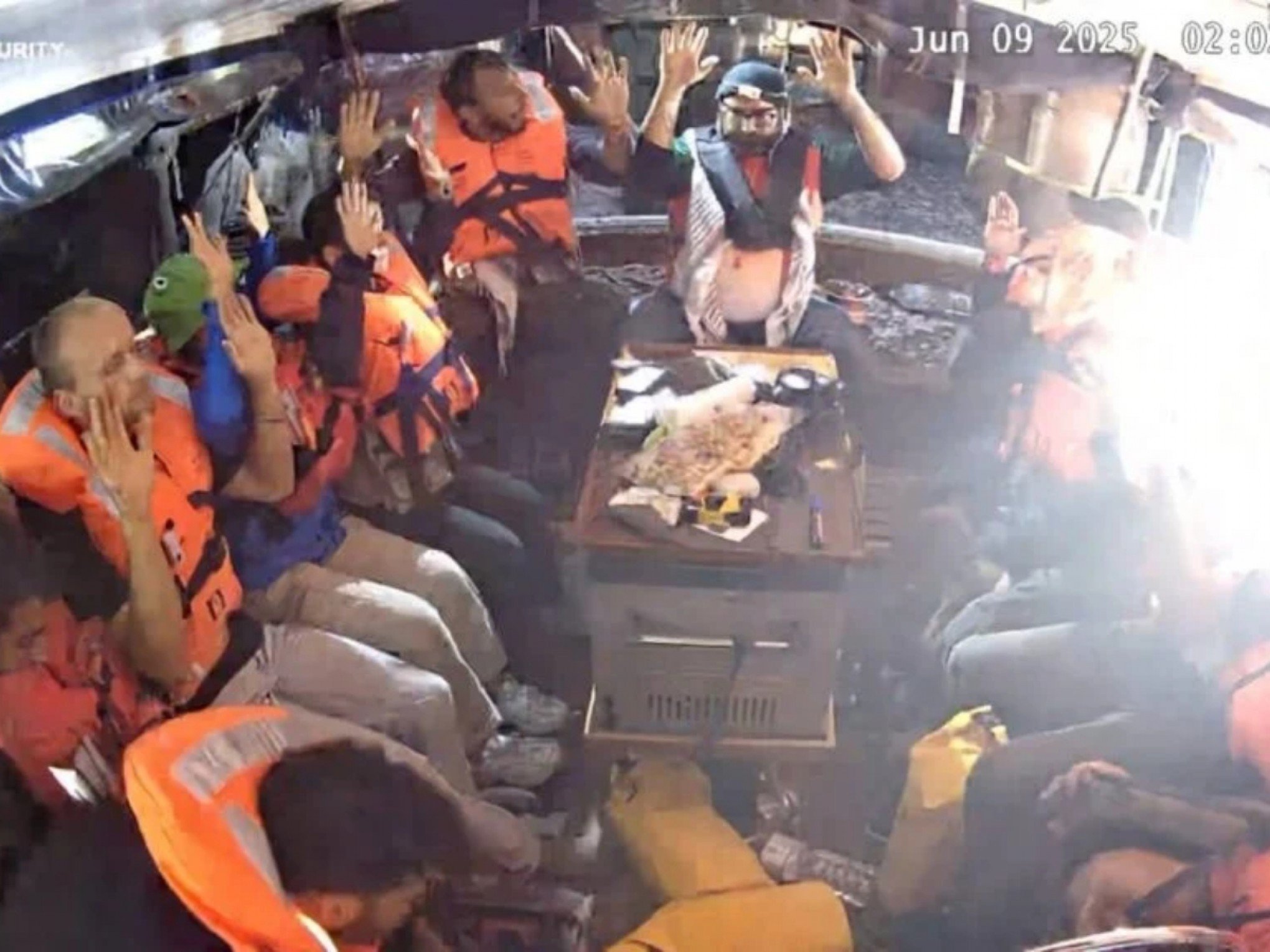 Israel deporta brasileiro e cinco ativistas detidos em barco de ajuda humanitária