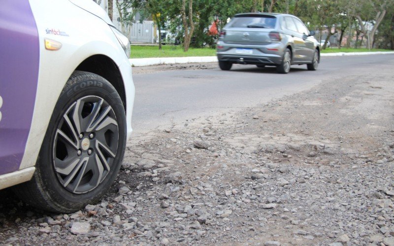 Buracos podem causar danos aos veículos
