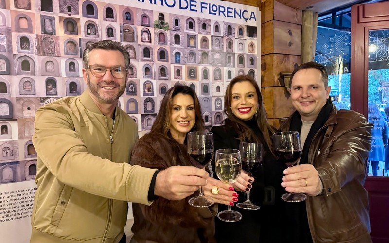 Valdinei e Tita Ecker, Fernanda Schindler e Piettro Kayser, sócios da Janela do Vinho de Gramado