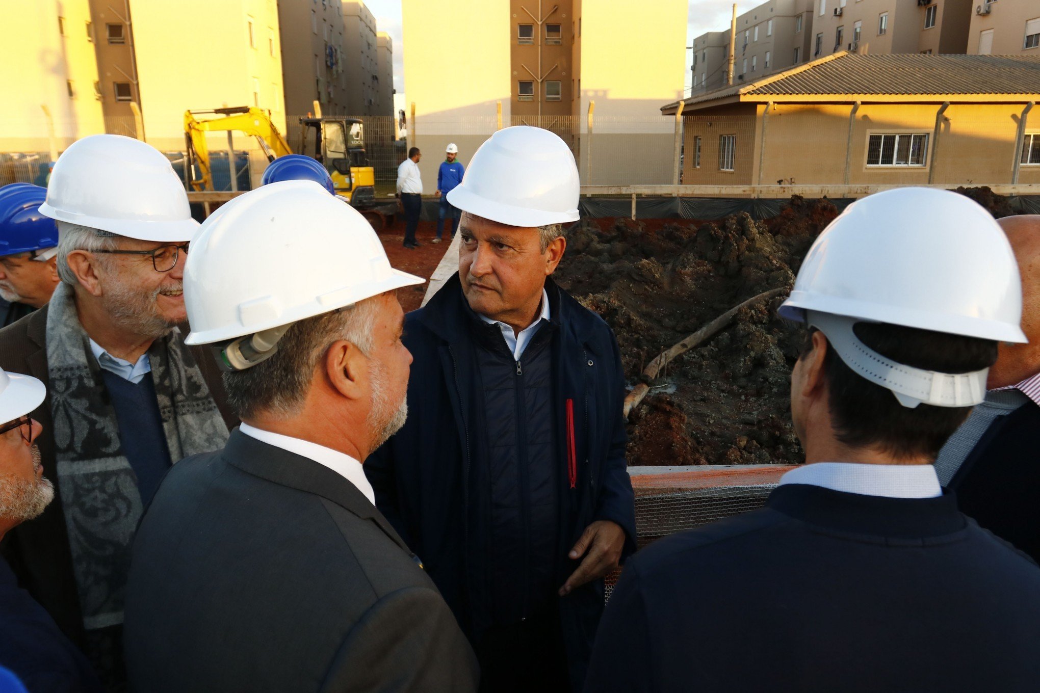 Ministro da Casa Civil visita obra em Canoas