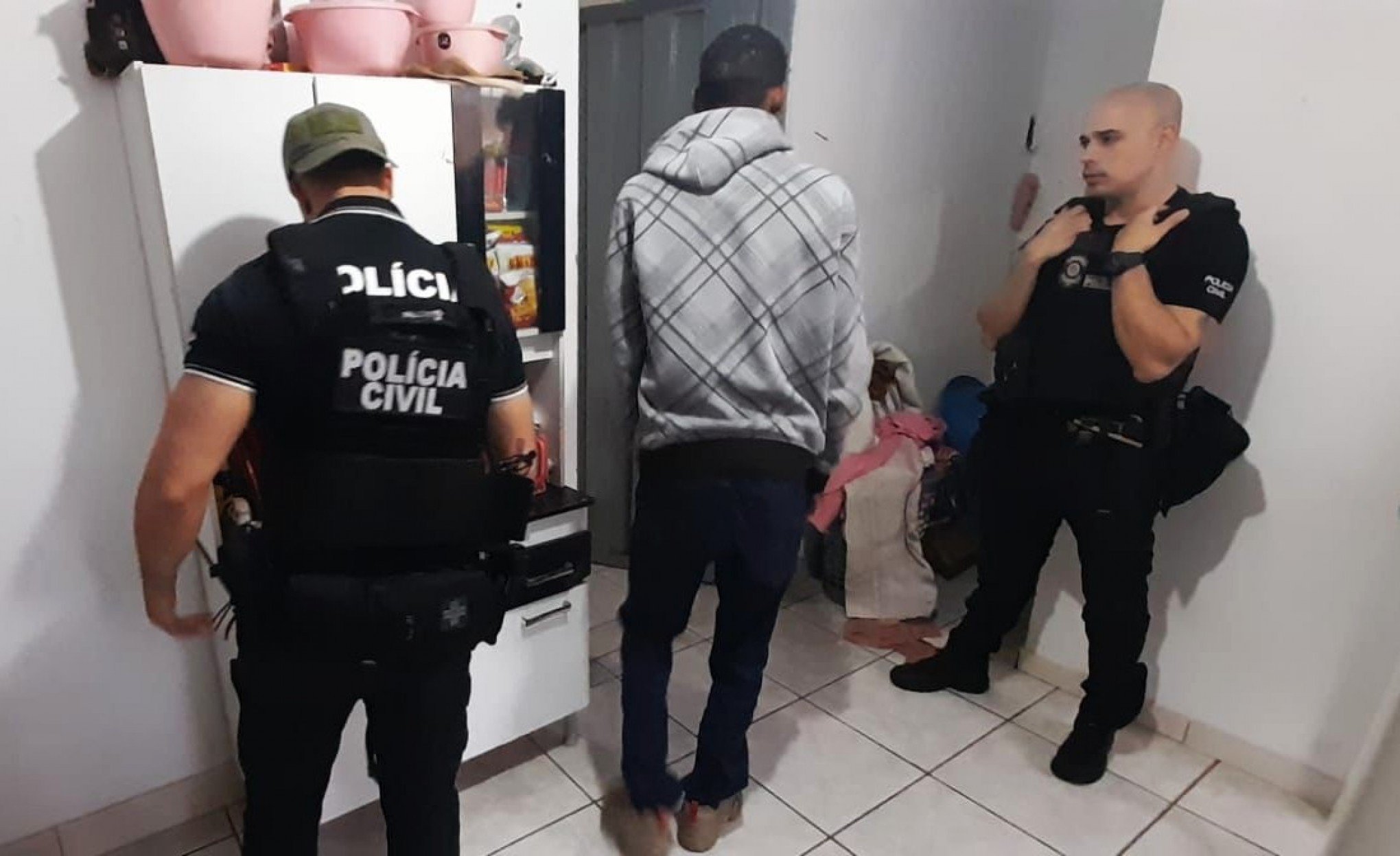 Estelionatários que causaram prejuízo de mais de R$ 300 mil a vítimas são presos em ação contra crimes virtuais em Canoas