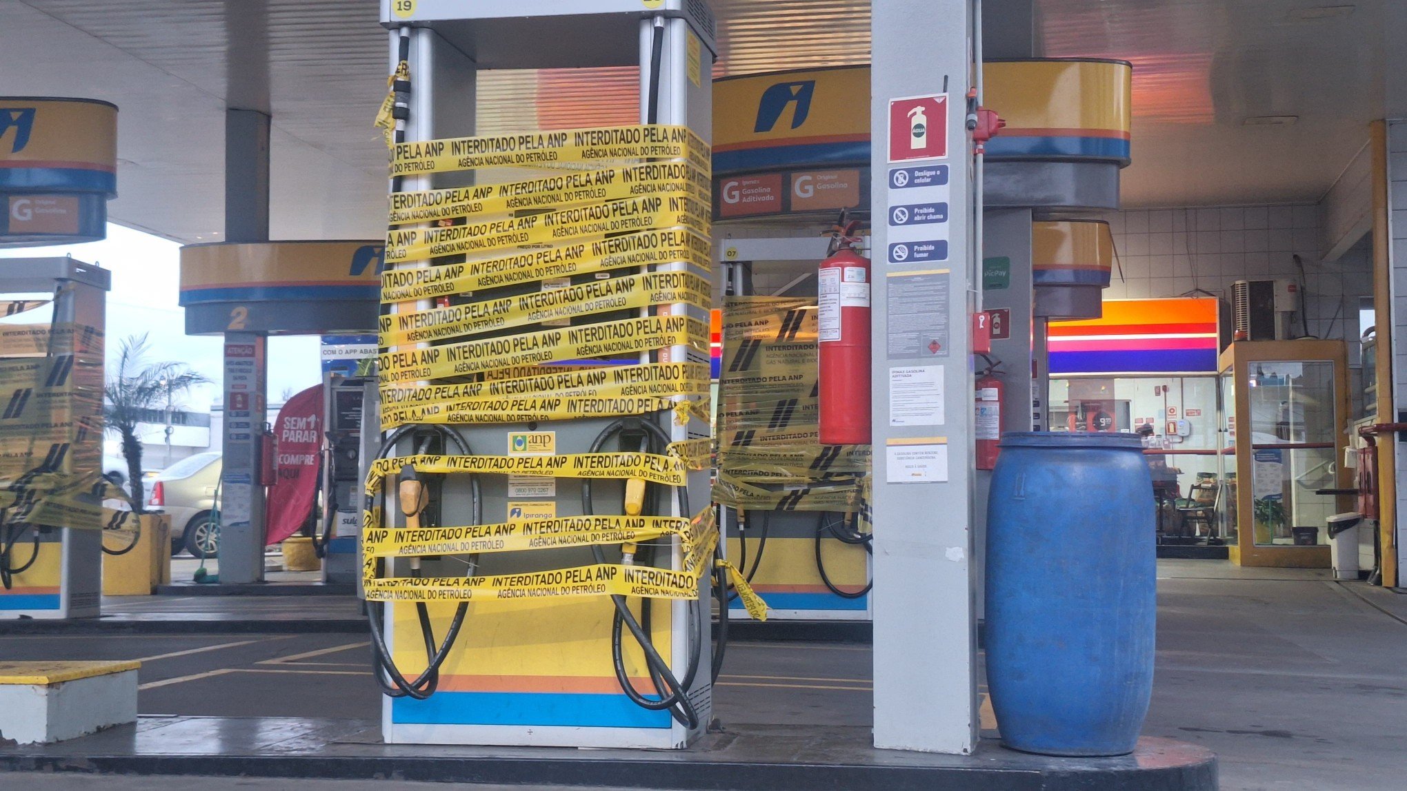 O que diz a ANP sobre interdição de posto de combustíveis em Novo Hamburgo; 27 mil litros de produtos foram apreendidos