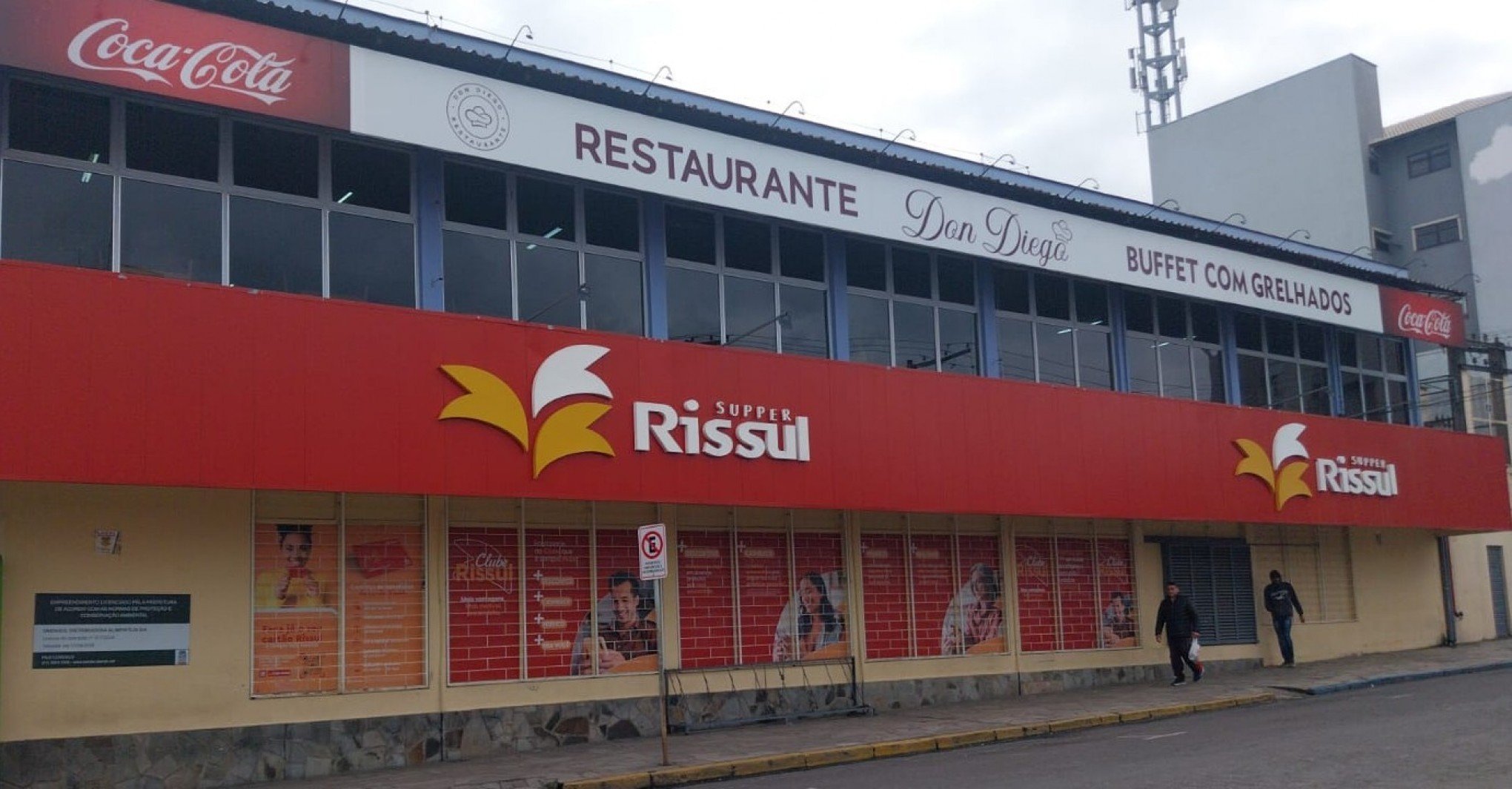 EMPREGO: Rede de supermercado tem mais de 60 vagas imediatas em unidade da região; saiba como se candidatar