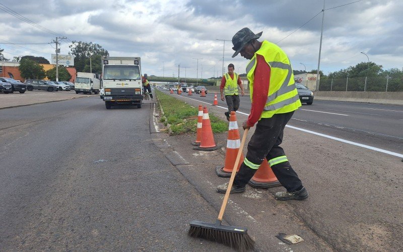 Serviço de manutenção ao longo da rodovia entre Estância Velha e Novo São Leopoldo iniciou nesta quarta-feira (11)