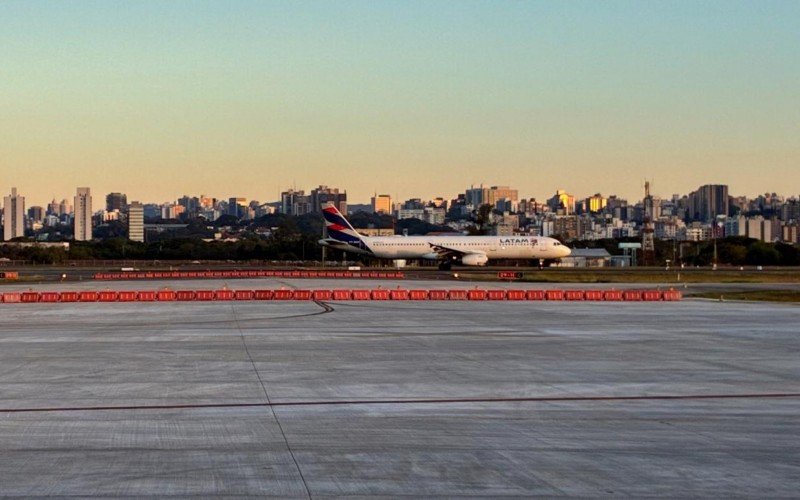 Cinco partidas estão sofrendo com atrasos no Aeroporto Salgado Filho, na capital do Rio Grande do Sul | abc+