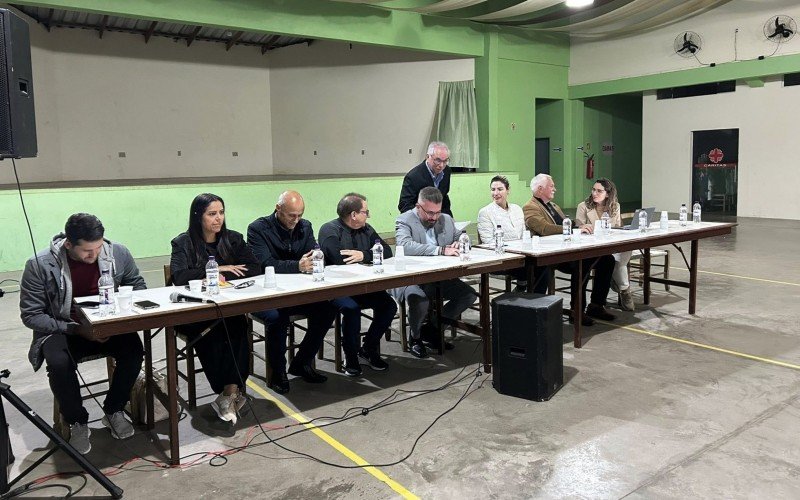 Prefeito Gustavo Finck participou recentemente de assembleia extraordinária com moradores da Amolomba | abc+