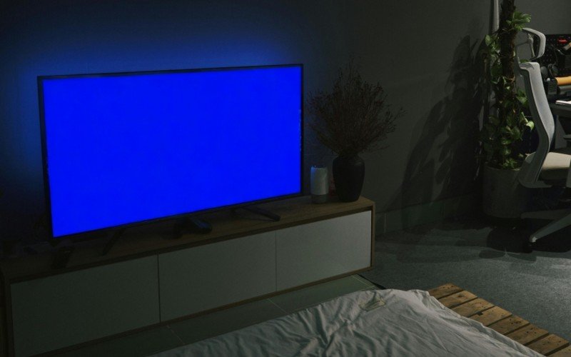 Dormir com a televisão ligada pode não ser bom para a saúde do sono | abc+