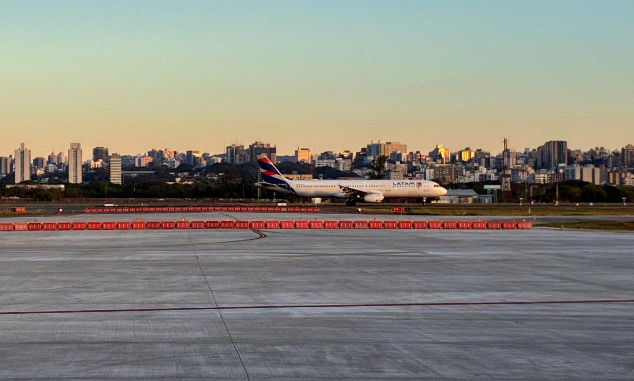 Voos sofrem atrasos em Porto Alegre após pane nas decolagens em aeroportos de SP
