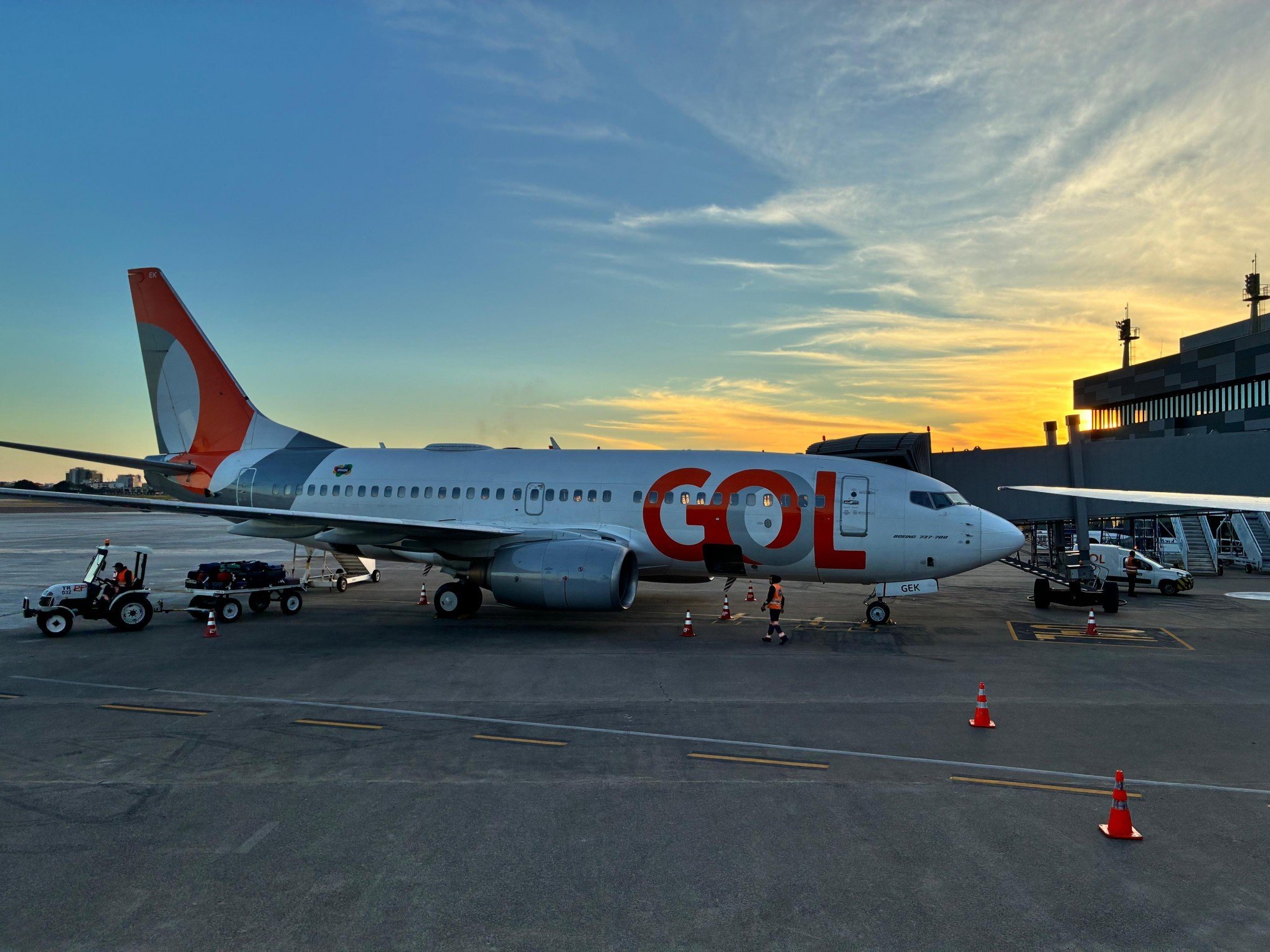 Quais são os destinos dos voos que partem do aeroporto de Porto Alegre? Veja como está a operação em tempo real