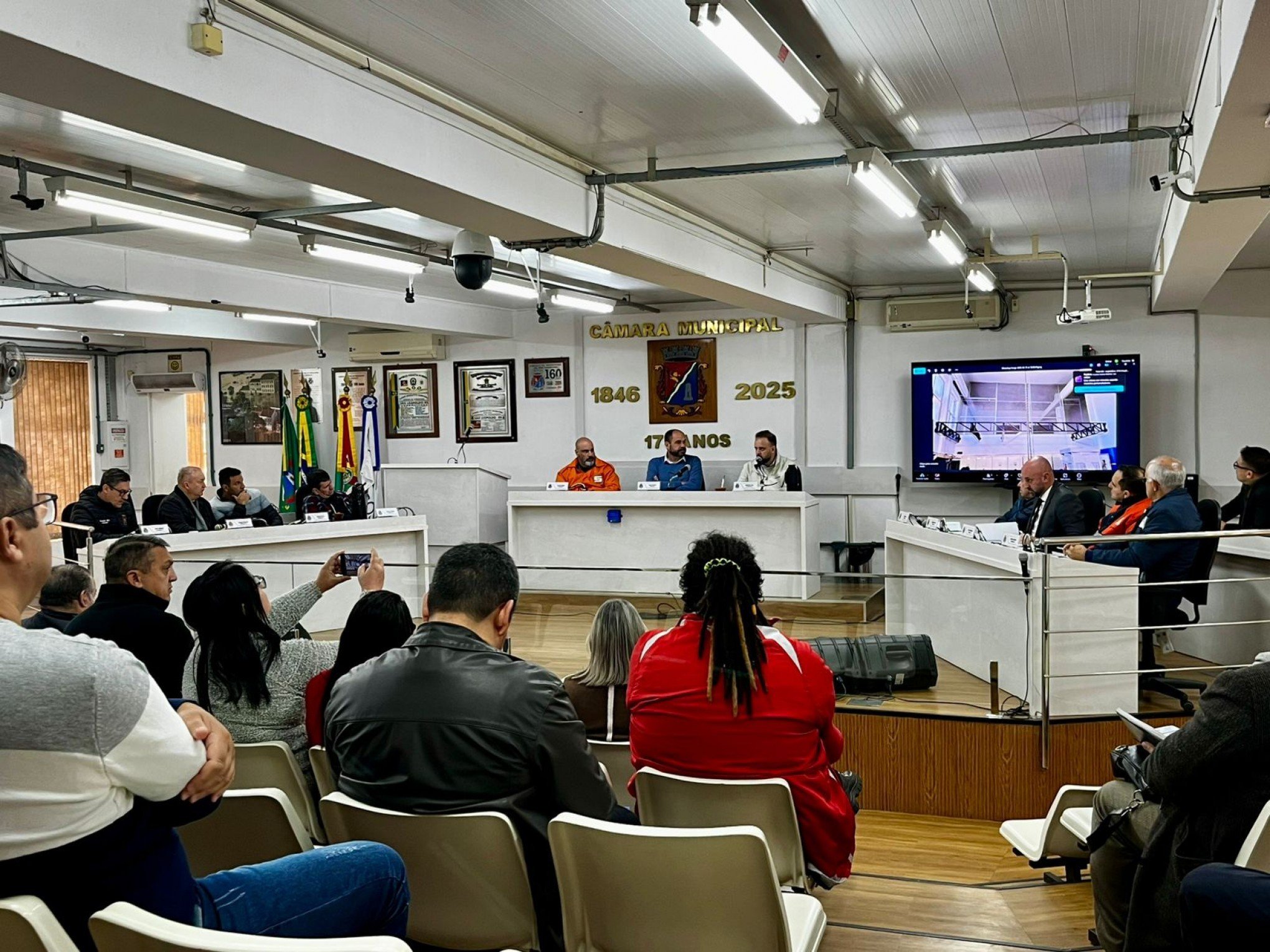 Drenagem urbana e diques são temas de reunião mensal na Câmara de Vereadores