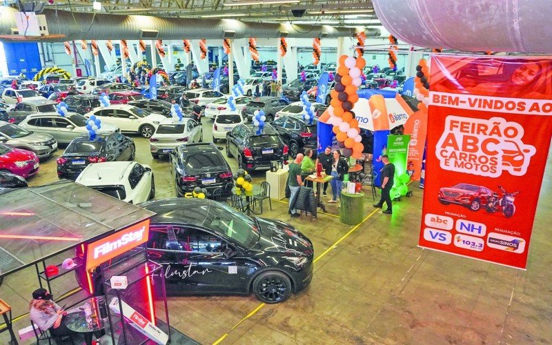 Feirão do Grupo Sinos no ano passado reuniu mais de 800 veículos em exposição  | abc+