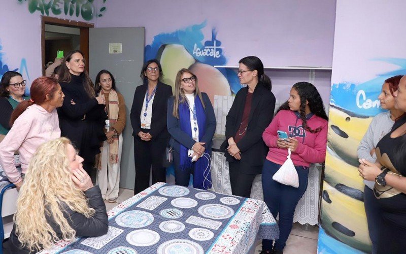 Em Esteio, Luiza Brunet e comitiva da OIM conheceram projeto que acolhe refugiados e migrantes | abc+