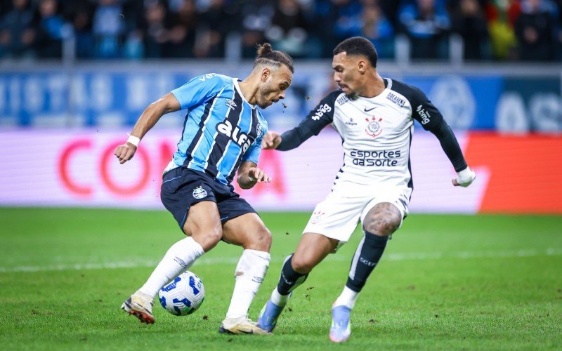 Braithwaite limpou Matheuzinho para abrir o placar para o Grêmio | abc+
