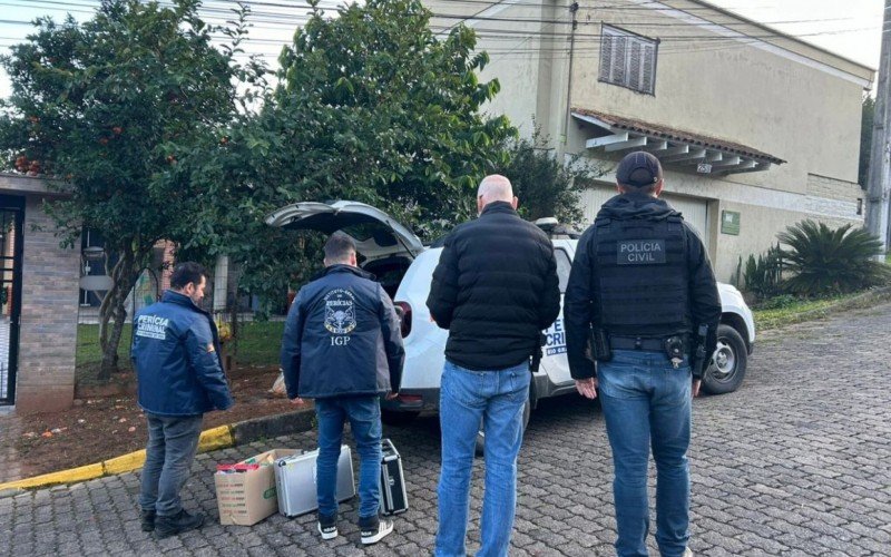 Polícia faz buscas na casa de médico e enfermeira que estavam em carro envolvido em acidente com morte na BR-116