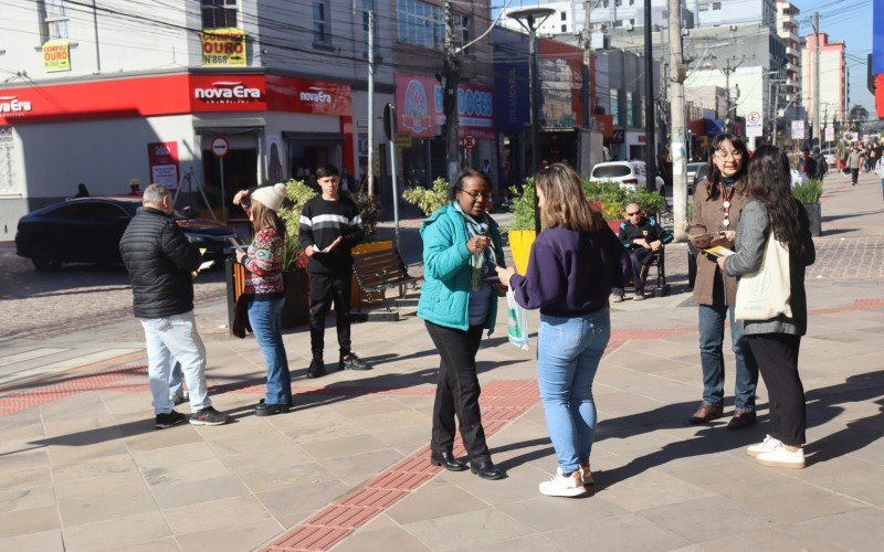 Ação no Centro de São Leopoldo abre a Semana do Migrante e Refugiado