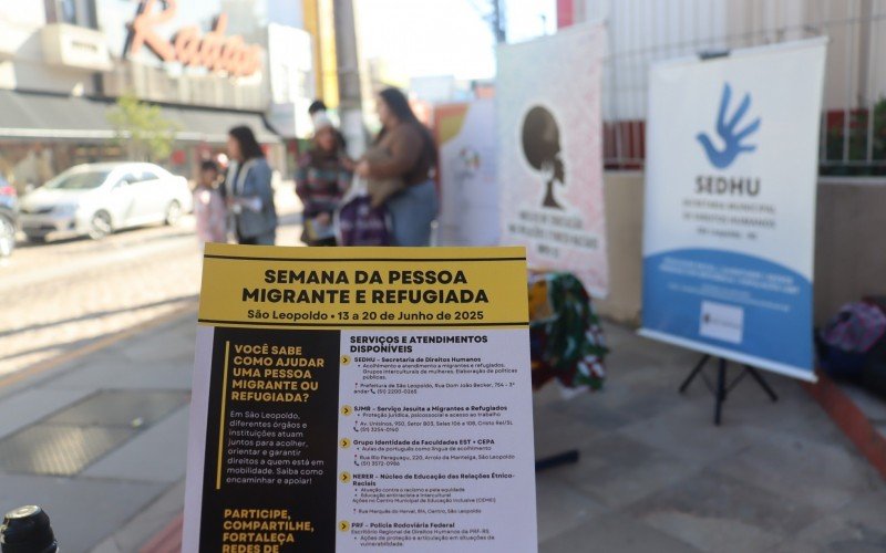 Ação no Centro de São Leopoldo abre a Semana do Migrante e Refugiado