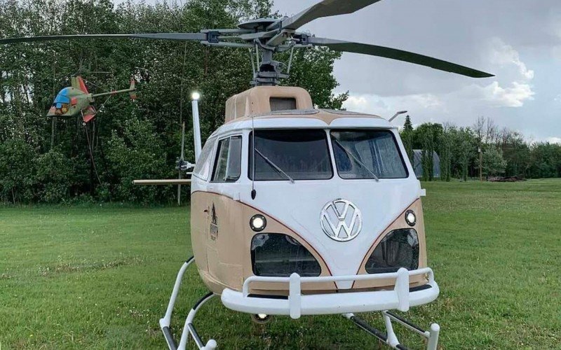 Técnico aeronáutico Chuck Teschke está reinventando a icônica van com peças de helicóptero | abc+