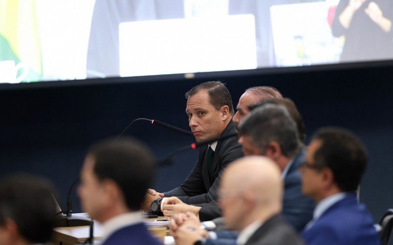 Mauro Cid durante interrogatório ao STF sobre trama golpista | abc+