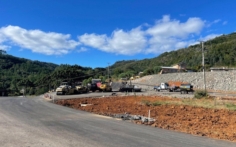 Daer está em fase final de pavimentação do trecho de 300 metros da RS-373