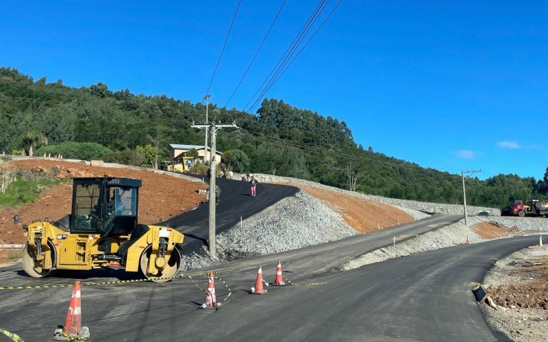 Daer está em fase final de pavimentação do trecho de 300 metros da RS-373 | abc+