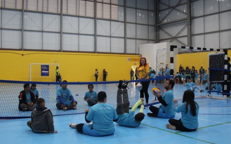 Vôlei adaptado foi uma das modalidades durante o Festival Paralímpico em Novo Hamburgo