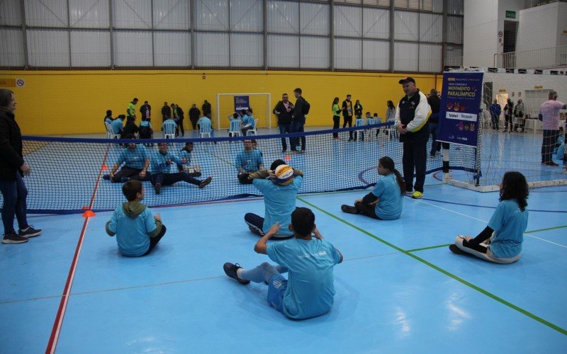 Vôlei adaptado foi uma das modalidades durante o Festival Paralímpico em Novo Hamburgo