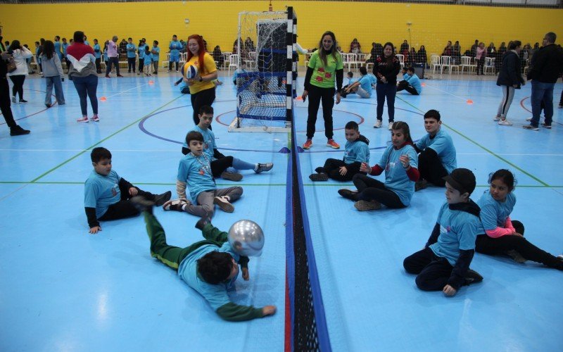 Vôlei adaptado foi uma das modalidades durante o Festival Paralímpico em Novo Hamburgo | abc+