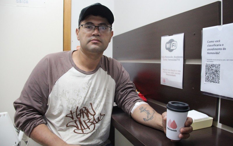 Adriano Candiel, de São Leopoldo, doa sangue há anos
