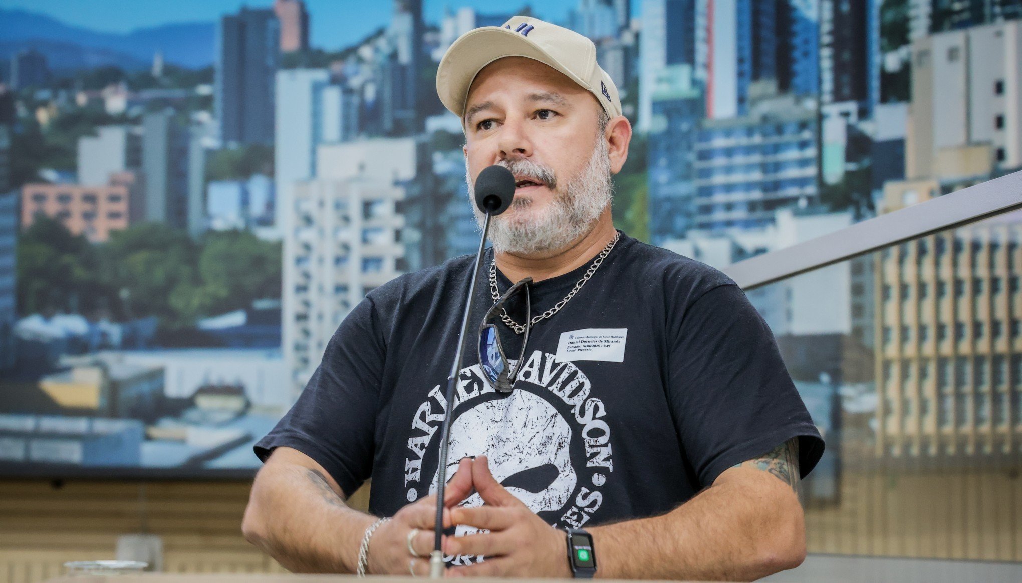 Divergência de interpretações legais impede transferência de outorgas a 12 taxistas