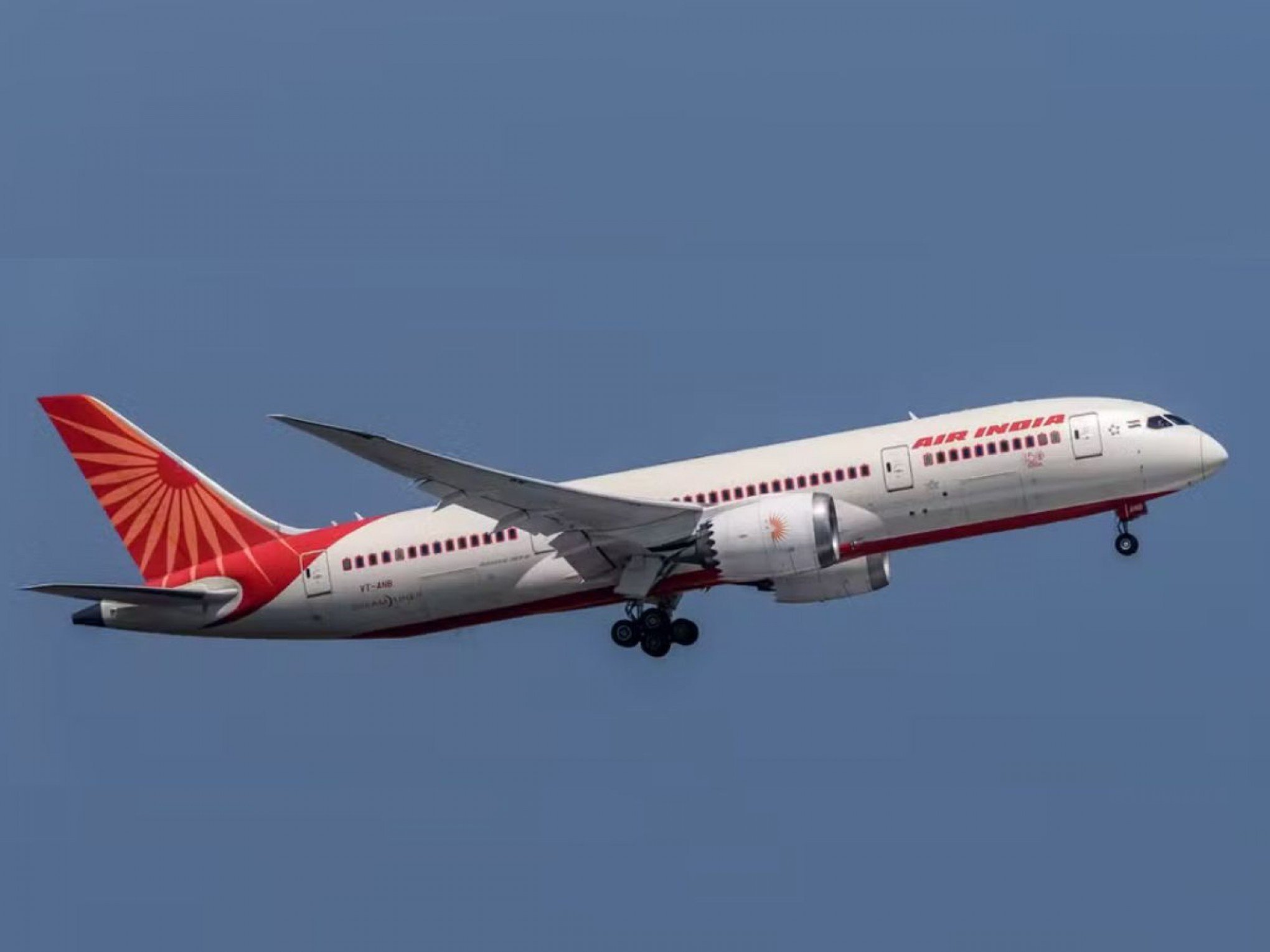 Menos de uma semana da queda de Boeing 787 Dreamliner, novo incidente afeta o mesmo modelo de avião