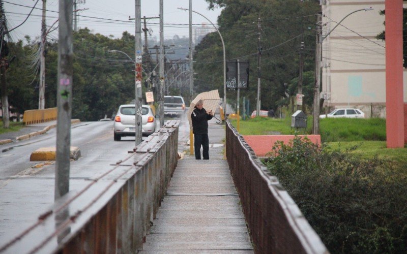 Previsão é que chuva continue durante a quinta-feira (17) em grande parte das cidades, no RS | abc+