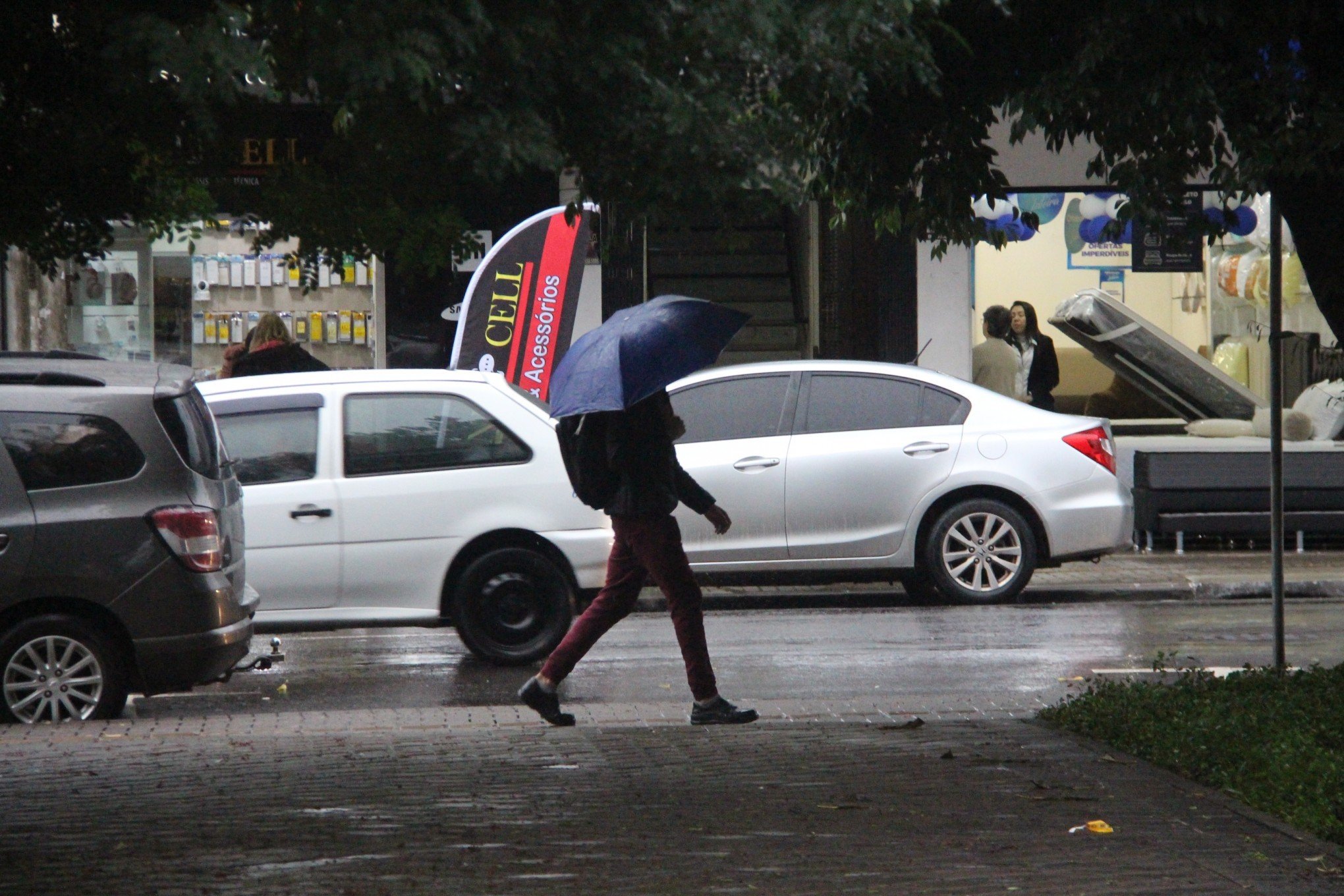 FRENTE FRIA: Chuva vai parar nas próximas horas mas pontos do Sul do Brasil ainda terão precipitação forte nesta terça; saiba onde