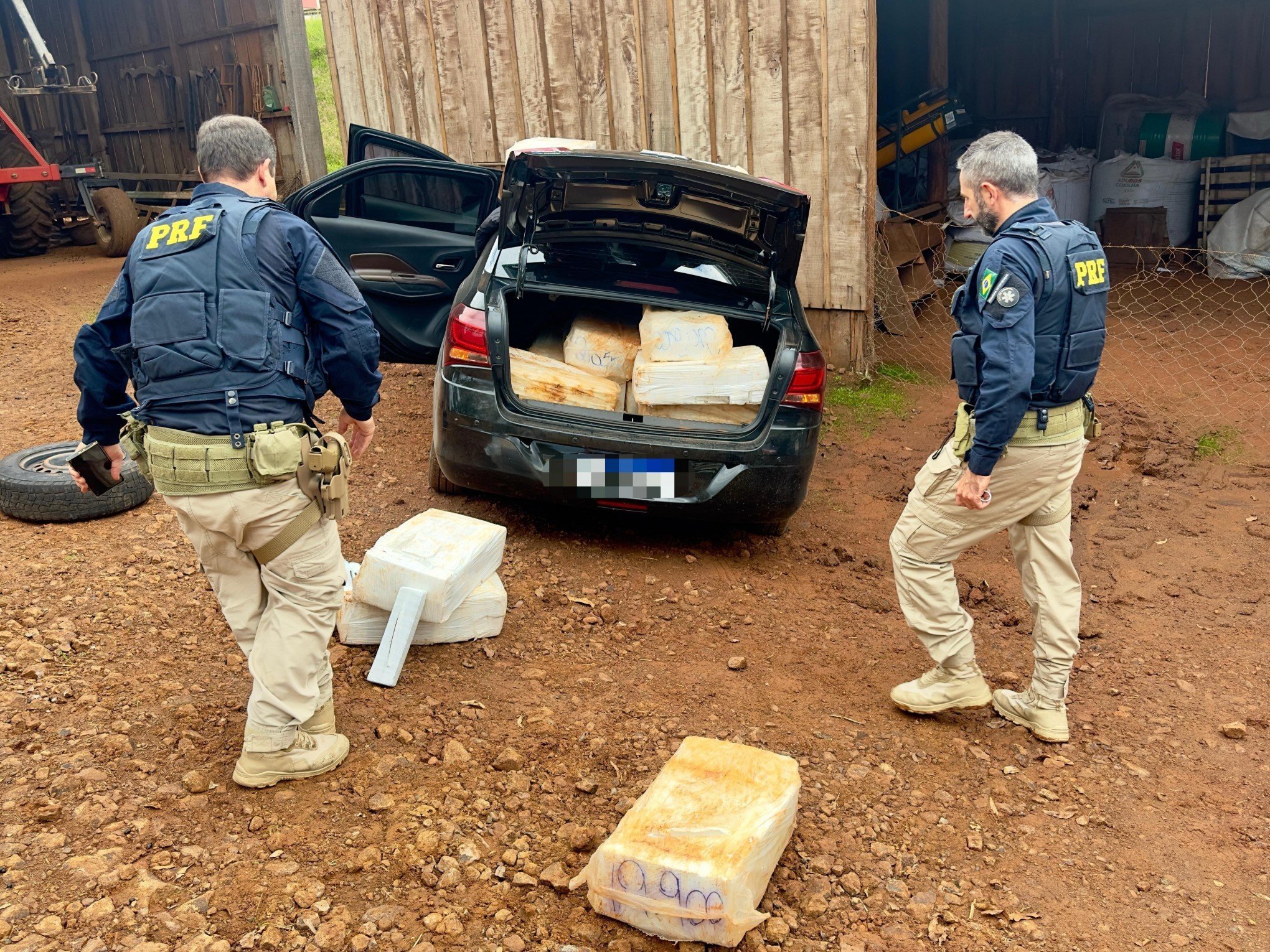 Quase meia tonelada de maconha em carro roubado: O esquema montado para conter traficante de 22 anos