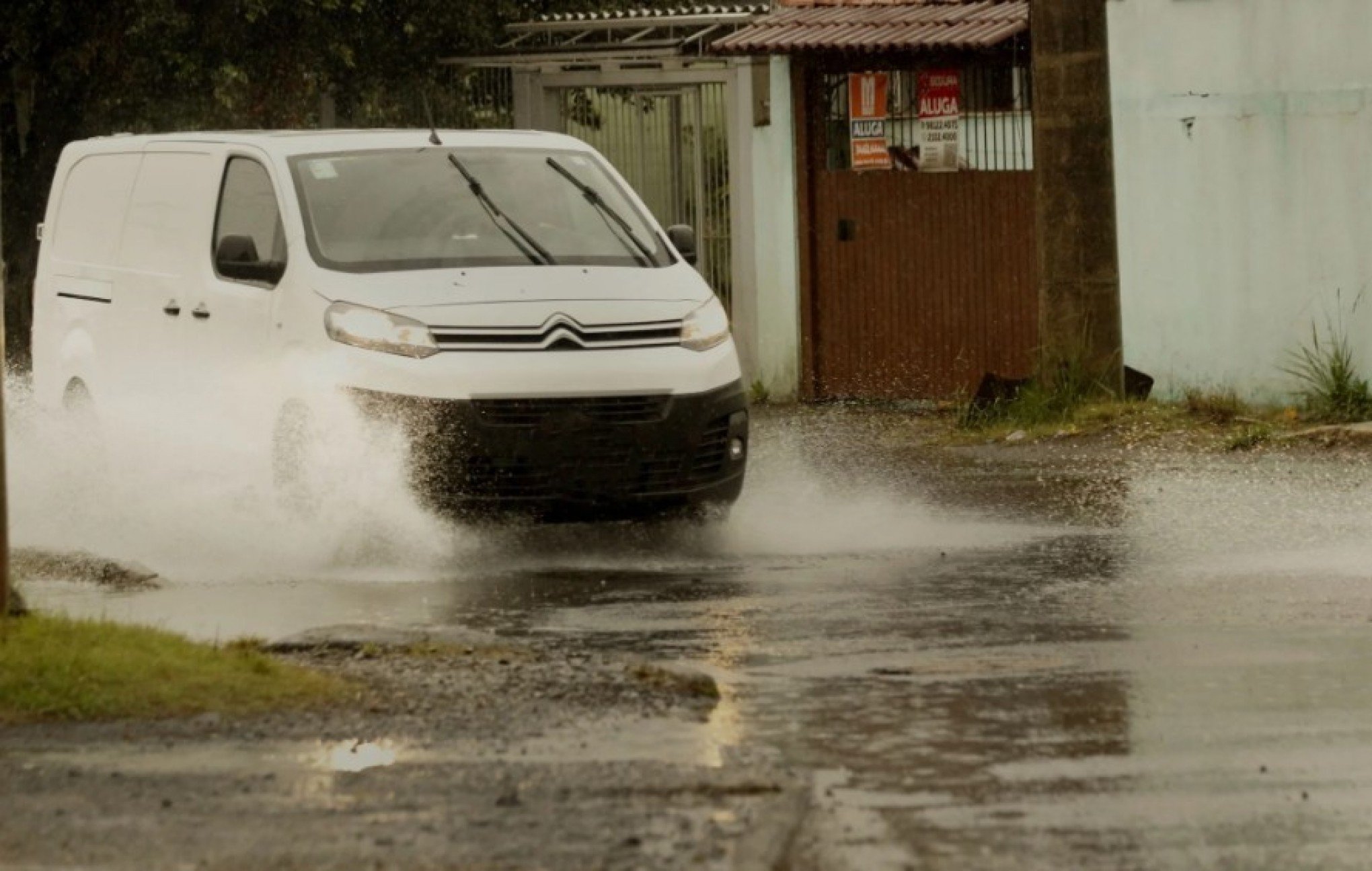 Chuva causou transtornos no trânsito, mas não houve registros de prejuízos em Canoas