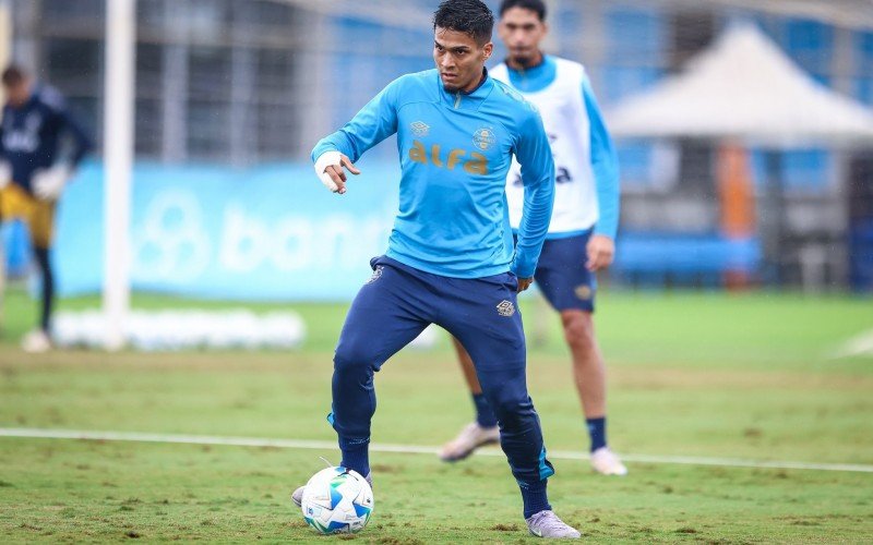 Com seis gols na temporada, Arezo passou a ser terceira opção | abc+