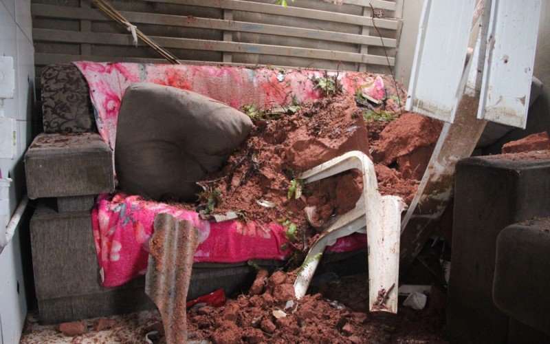 Bebê de dois meses é retirada de cama momentos antes de deslizamento em Novo Hamburgo  | abc+