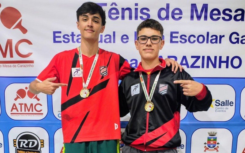 Eduardo Nunes (à esq) foi medalha de ouro na categoria sub-21, já Bernardo Muniz foi o campeão sub-18 | abc+