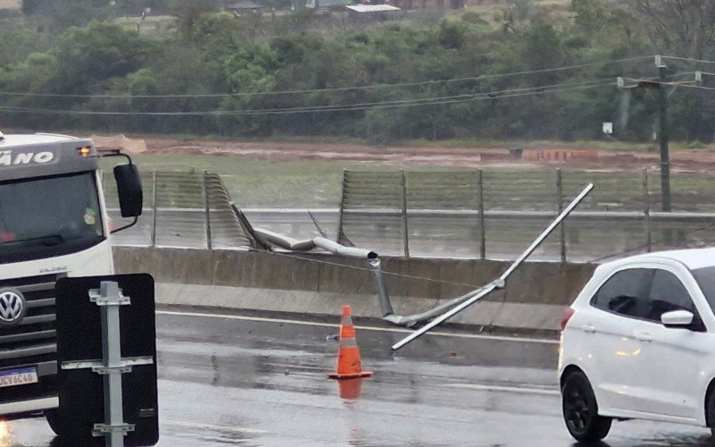 Queda de poste causa congestionamento na BR-116 | abc+