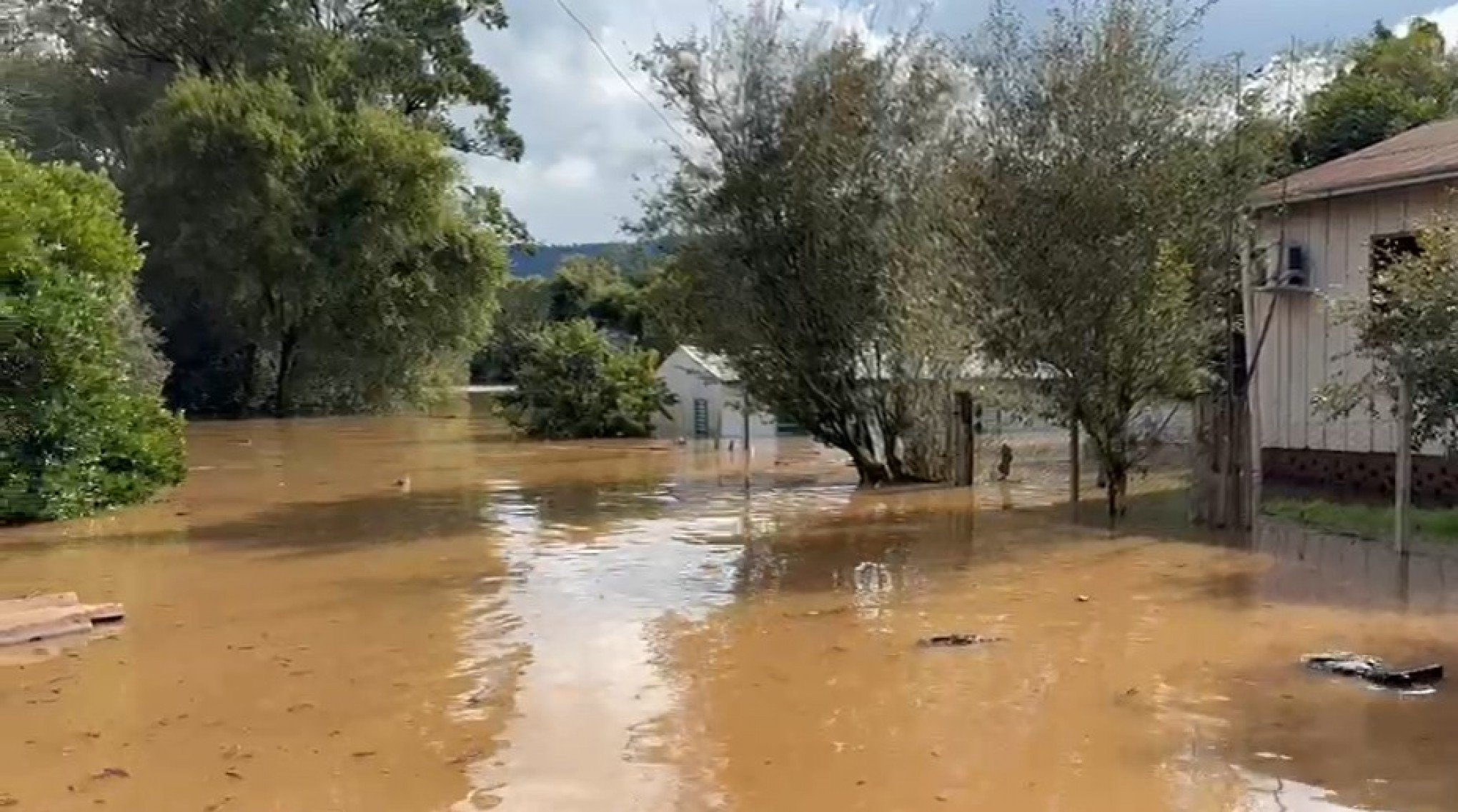 CHUVA NO RS: Auxílio emergencial de R$ 2 mil será pago pelo governo do Estado a famílias atingidas