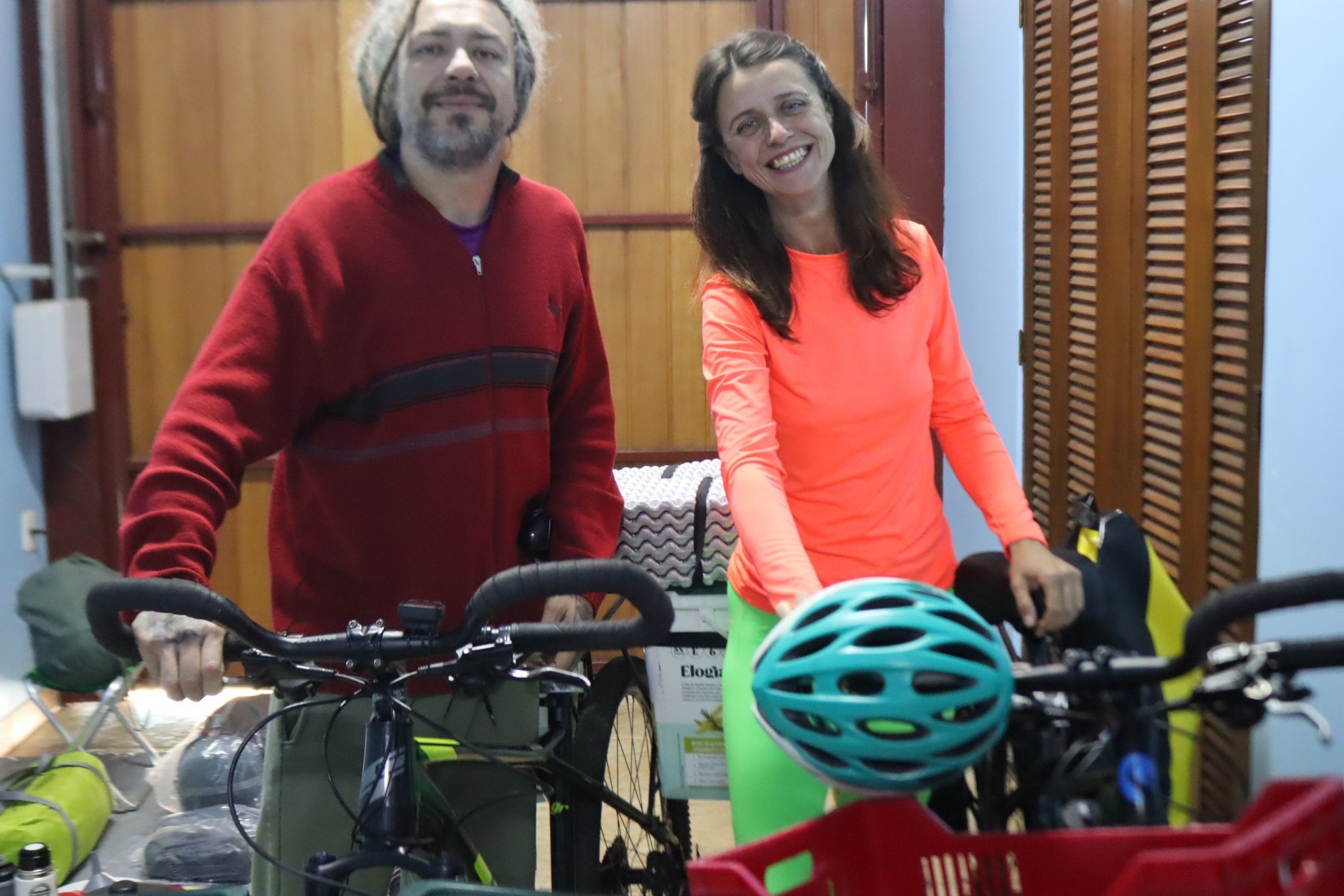 Casal da região embarca em aventura pela América Latina de bicicleta