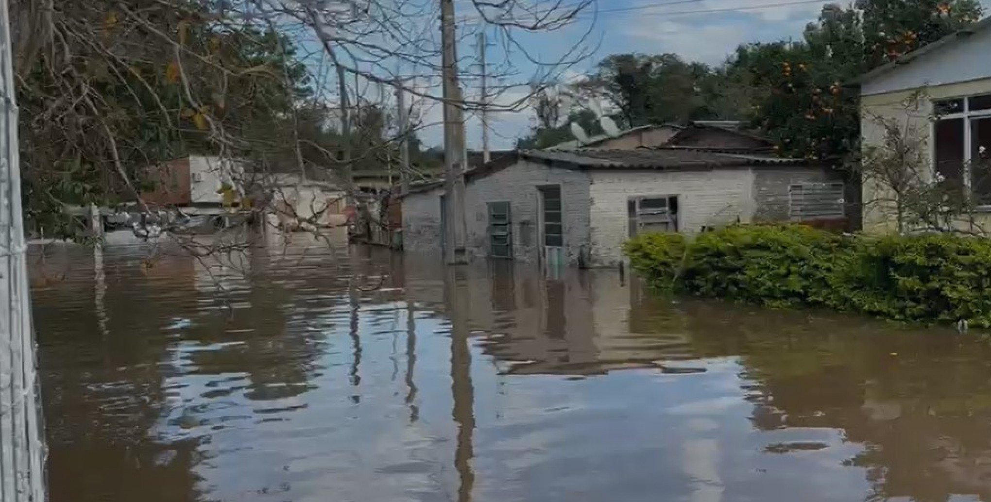 CHUVA NO RS: Cidade decreta calamidade pública e pelo menos 1,2 mil pessoas estão fora de casa