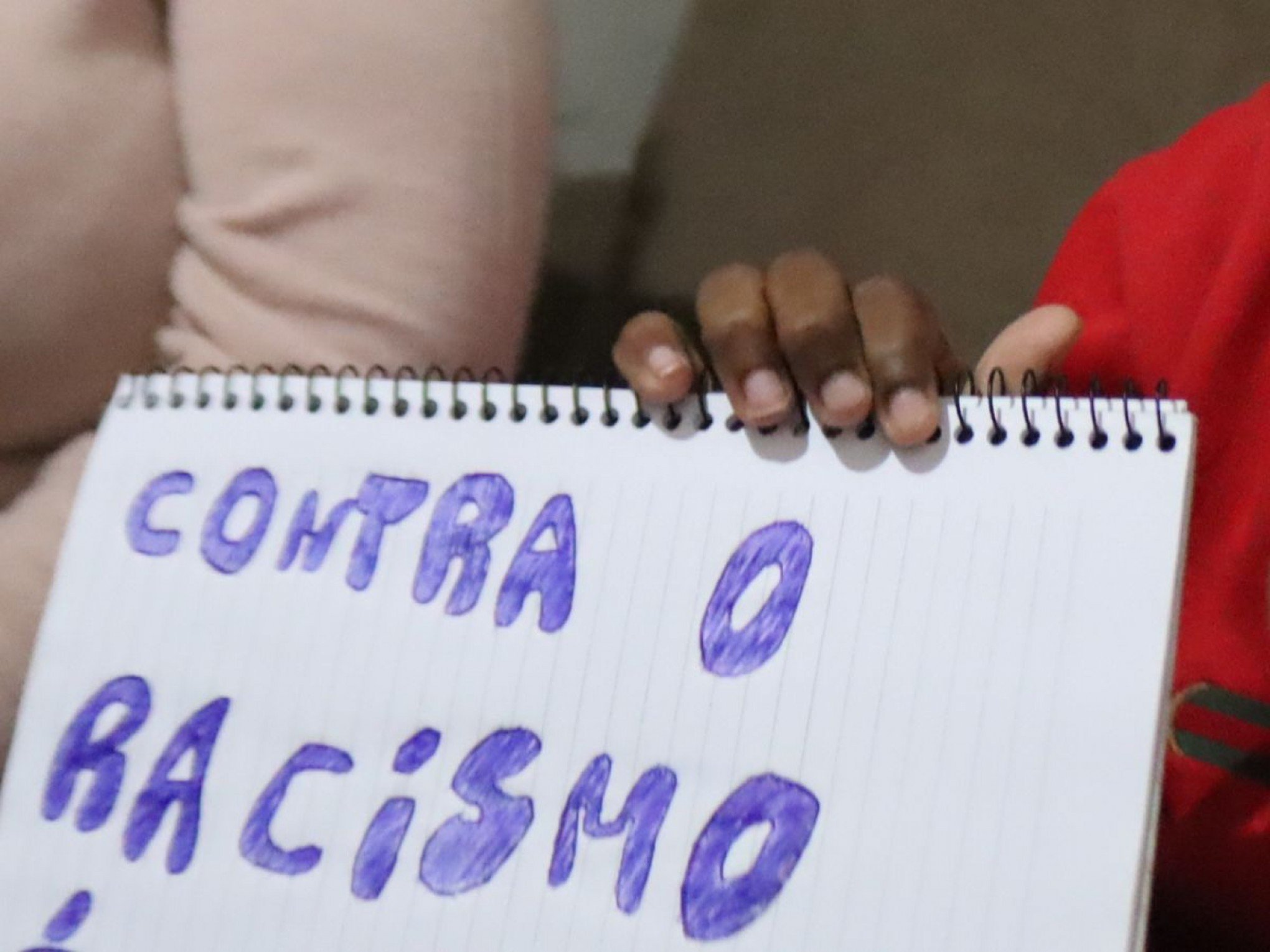 "A gente tem que lutar", diz mãe de menino de 11 anos que sofreu racismo em escola de Novo Hamburgo