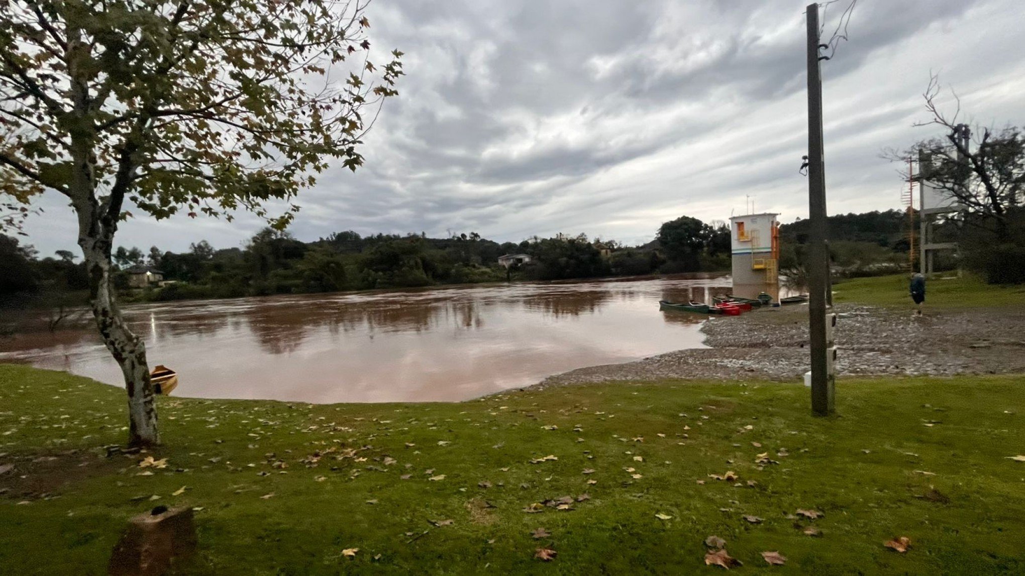 CHUVA NO RS: Rio está a centímetros de alcançar cota de inundação em São Sebastião do Caí