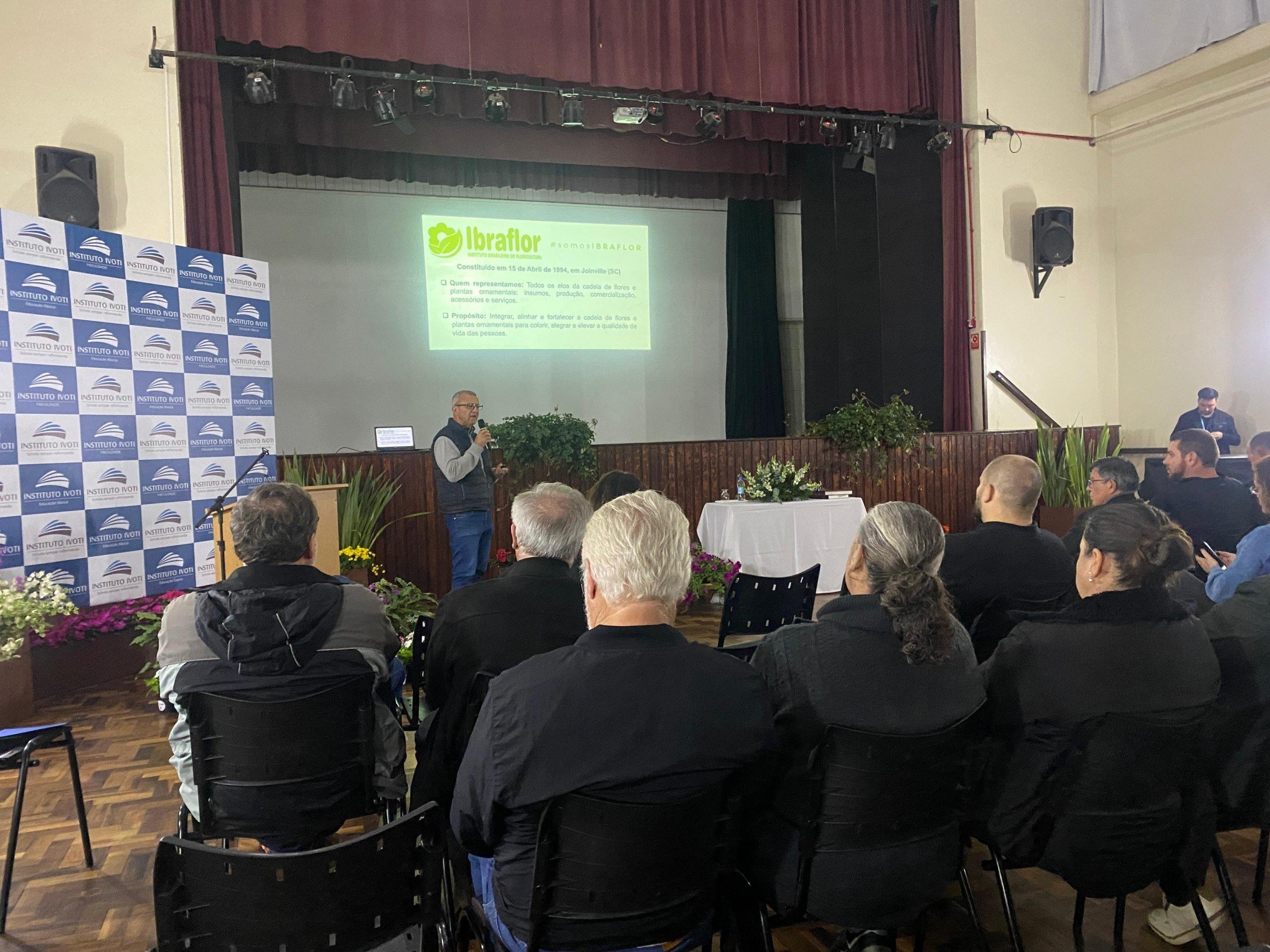 Ivoti apresenta a evolução do setor das flores em lançamento de novo curso de qualificação